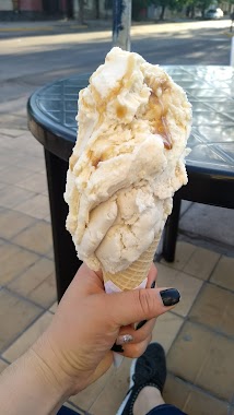 Helados Ceferino, Author: Barbi Funes