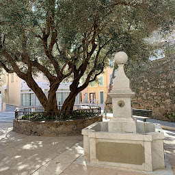 Photo n°9 de SHOWROOM IMMOBILIER DE SAINT-TROPEZ siége social à Gassin (Agence immobilière industrielle)