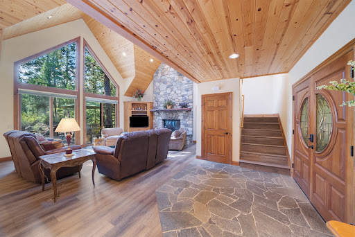 Plumas Pines VACATION HOMES & RENTALS Gallery - United States