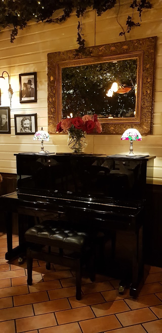 Costas Greek Taverna