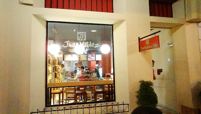 EL BARÓN - Café & Liquor Bar