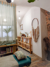 Photo n°1 de Sandra Planat - Maître Reiki Usui • Magnétiseuse • Praticienne LaHoChi • Passeuse d'âmes à Champeix (Praticien en médecine holistique)