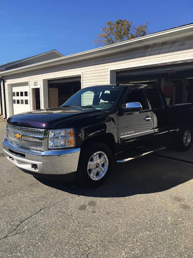 Hunt's Automotive & Body Shop Gallery - United States