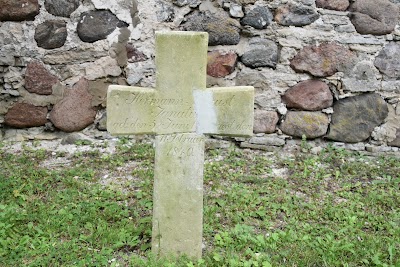 Photos of K&auml;ina kiriku varemed