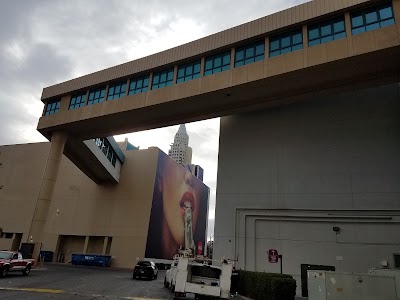 Photos of United Artists Showcase Theatre 8
