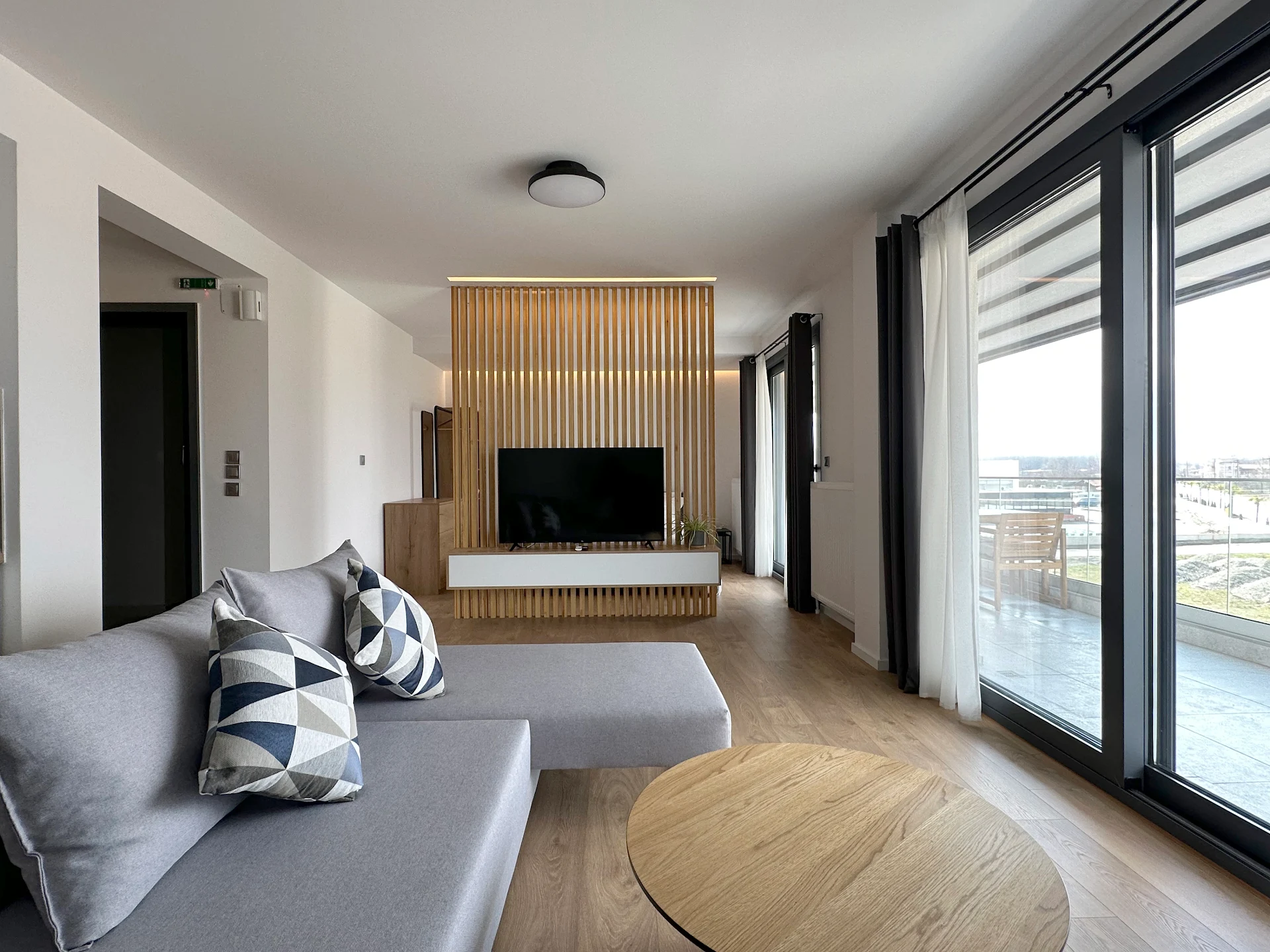 On the Edge - Suites & Apartments