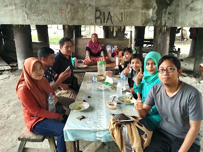 Photos of Uta Dada Bawah Jembatan