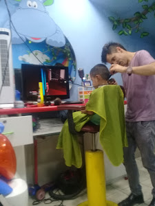 Cody hairdresser kids 2