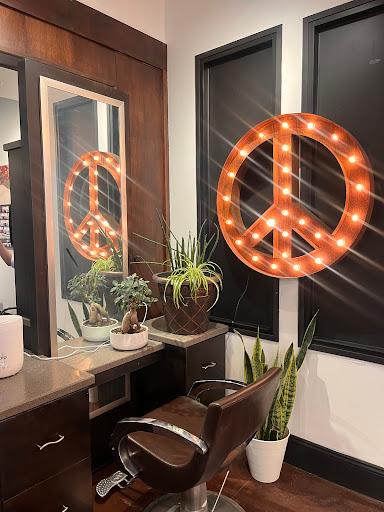 Q's Spa & Salon - Thumbnail
