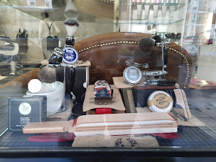 Photo n°11 de SPECIALISTE CHEVEUX BOUCLÉS, TEXTURÉS, CRÉPUS -COIFFEUR BARBIER REIMS - MAP STYL'HAIR à Reims (Barbier)