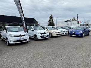 Photo n°25 de Renault Marmande - edenauto à Sainte-Bazeille (Borne de recharge de véhicules électriques)