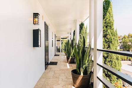 Laguna Cove Hotel 1661 S Coast Hwy, Laguna Beach, CA 92651