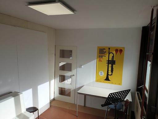 Pianoles, Zangles, Gitaarles & Drumles | School of Music - Thumbnail
