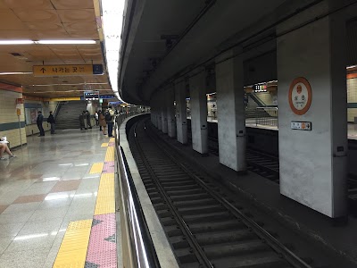 Photos of Samsong Station