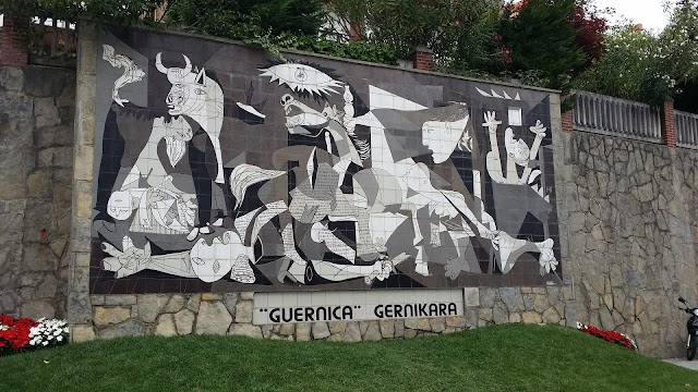 Museo De La Paz De Gernika
