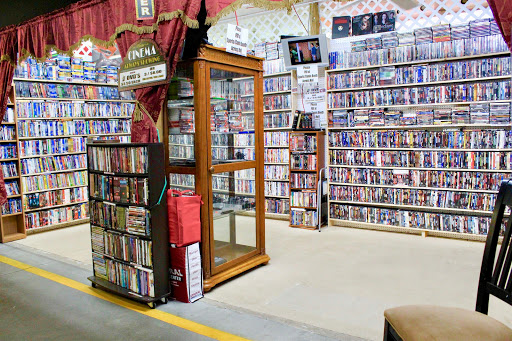 S&T Collectibles: Sports Cards/Memorabilia, Comic Books, Pokemon, MTG and More - Thumbnail