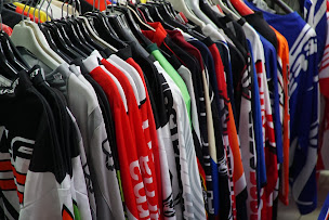 Photo n°47 de ManuRacing SARL à Échenoz-la-Méline (Magasin de pièces et d'accessoires pour motos)