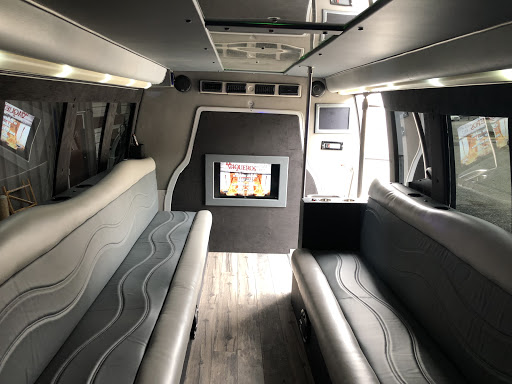 Party bus live - Atlanta party bus rental - Thumbnail