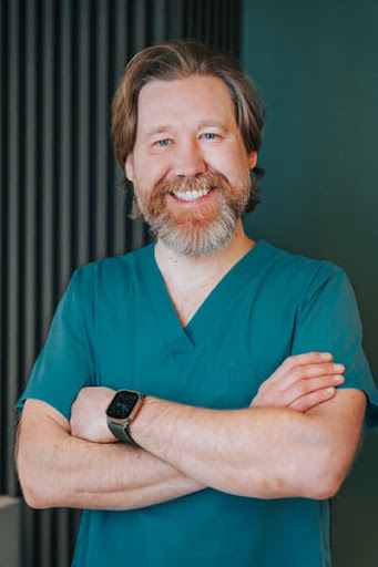 Lekarz dentysta Michał Fidecki