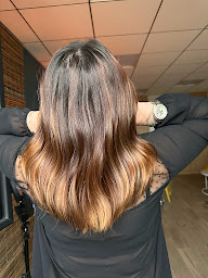 Photo n°10 de M-LIE coiffeuse privée à Cournon-d'Auvergne (Salon de coiffure)