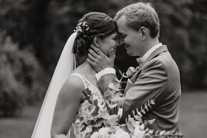 Behind the Curtain Photography - Hochzeitsfotografie, Portraitfotografie, Paarfotografie Köln