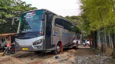 Photos of Bus Pariwisata Win Star