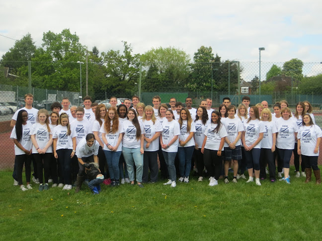 Oakleigh Park School of Swimming - London
