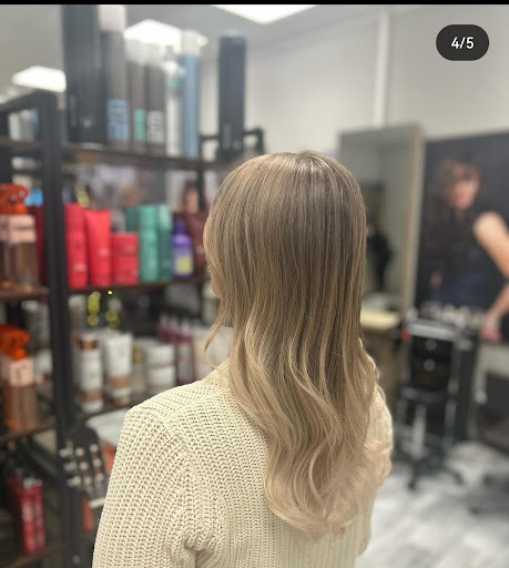 Enorm Friseursalon - Thumbnail