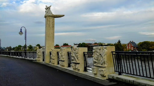 Monument of friendship among peoples - Thumbnail