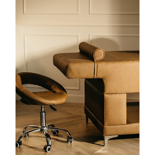 Plush + Oak - Visual