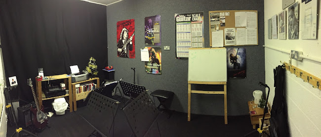 Reviews of Dan Jones Guitar School in Telford - Music store