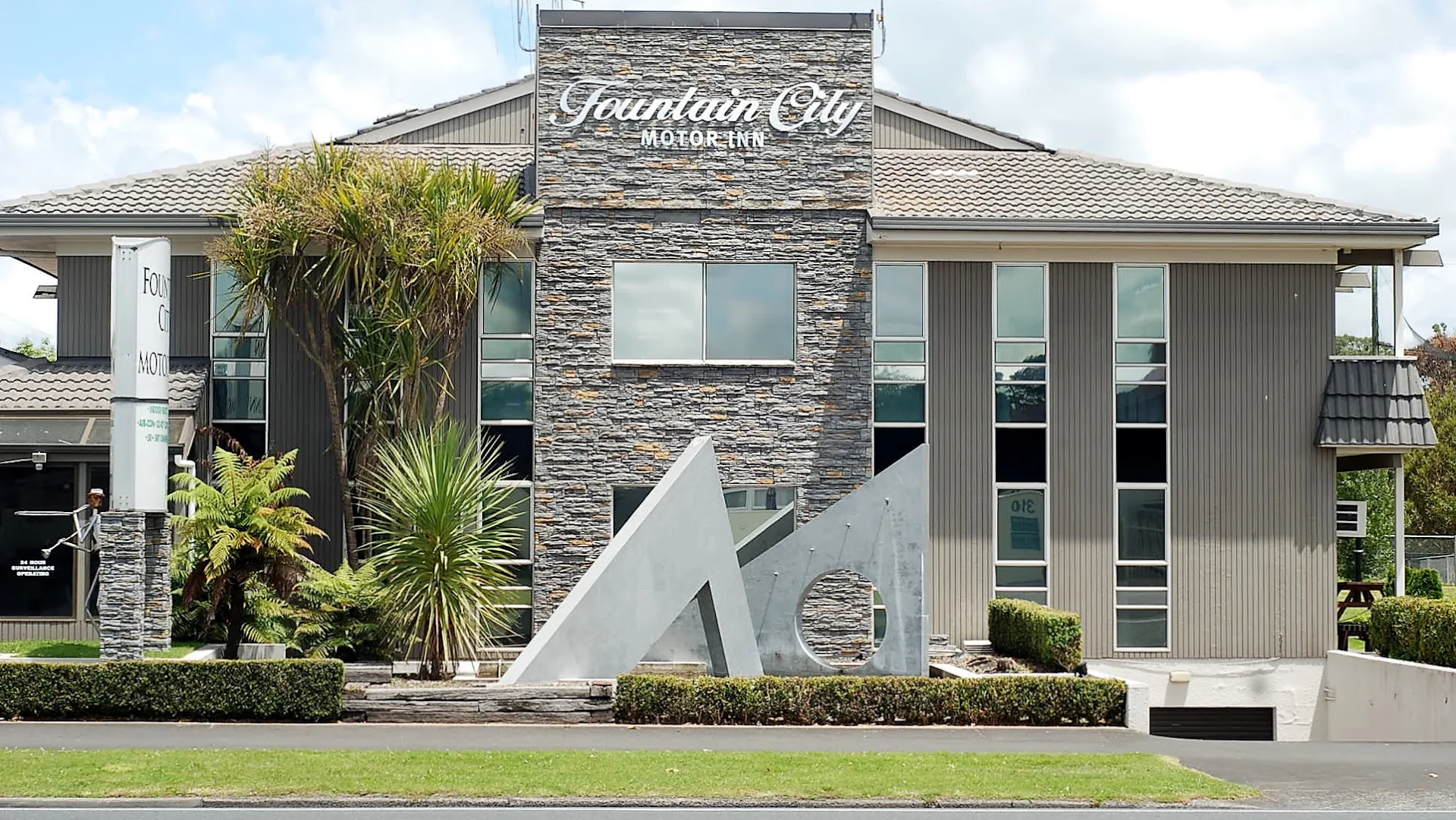 Fountain City Motor Inn