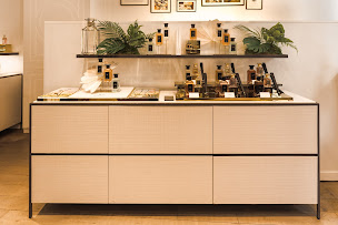 Photo n°30 de Guerlain Boutique et Suite Facialiste Francs Bourgeois à Paris (Parfumerie)