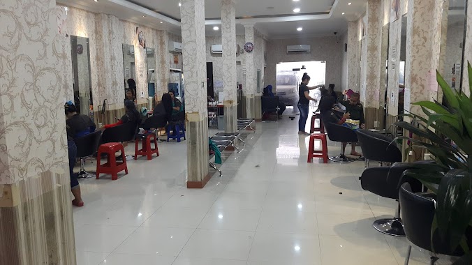 Yuni Riawati Hair & Beauty Salon, Author: Muhamad Taufik