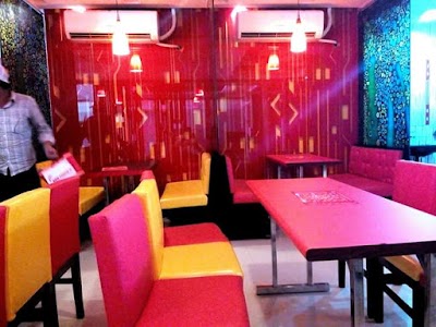 Photos of RED CHICK'N-6