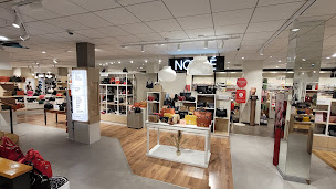 Photo n°16 de Magasins Jeanteur à Charleville-Mézières (Magasin de vêtements pour jeunes)