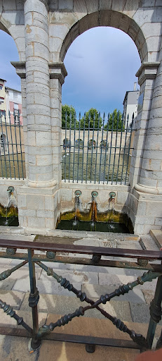 Photo de Fontaine des Cent Marches à Montfort-en-Chalosse (40380)