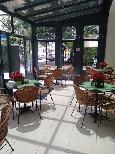 Photos of P&acirc;tisserie Douce France