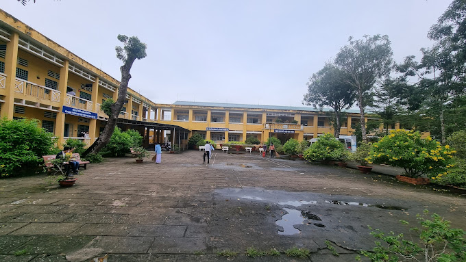 Trường THPT Mỹ Quý