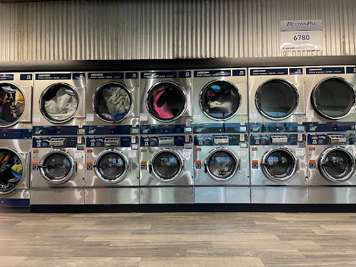 Wash tub laundromat