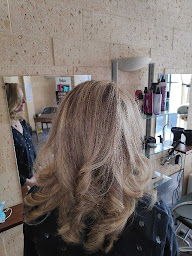 Photo n°19 de Gil Saint Luc à Paris (Salon de coiffure)