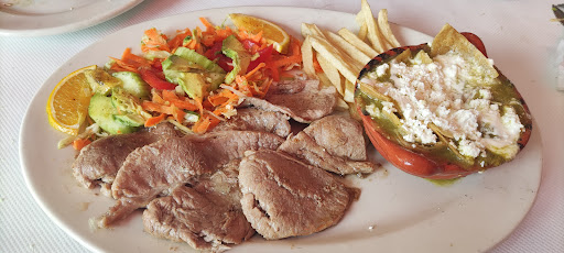 Caldos de gallina y Mariscos El crucero