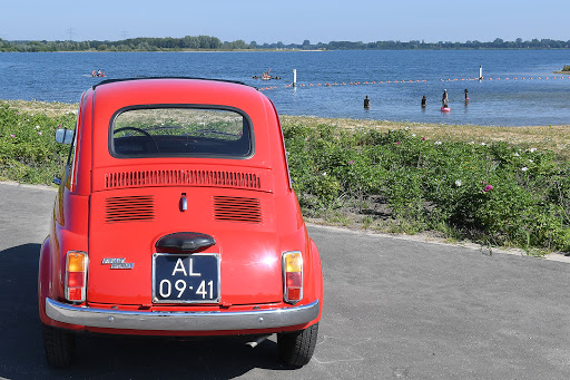 Oldtimer verhuur Mill - Fiat 500 om te toeren of als trouwauto in het Land van Cuijk!