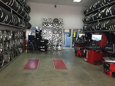 Photos of İzmit Michelin Bayi, &Ccedil;ağlayan Rotbalans, 3 Boyutlu SonSistem Rotbalans burada
