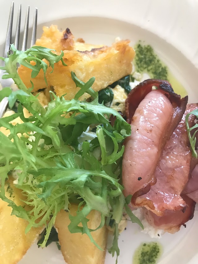 Hubbles Yard Cafe