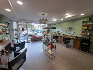 Photo n°2 de Ronan Artisan Coiffeur Les Lices (anciennement Vertigo) à Rennes (Salon de coiffure)