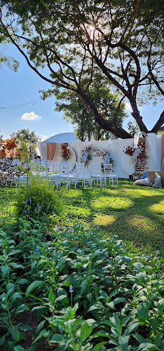 Backyard Garden & Cafe