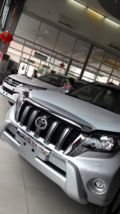 Photos of Toyota Laothani