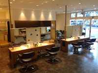 美容室SALONS 尾道新浜店