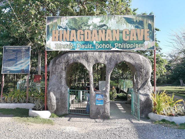 Hinagdanan Cave